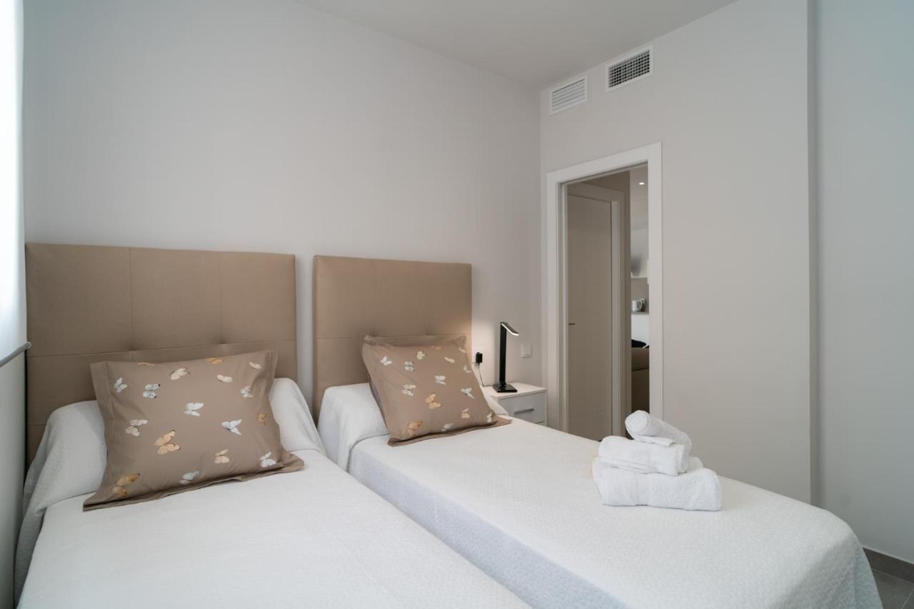 Apartamento AAC Málaga - Con luz propia, amplio y nuevo! Exterior foto